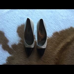 Galo Two-toned Dress Pump, Size 7 1/2